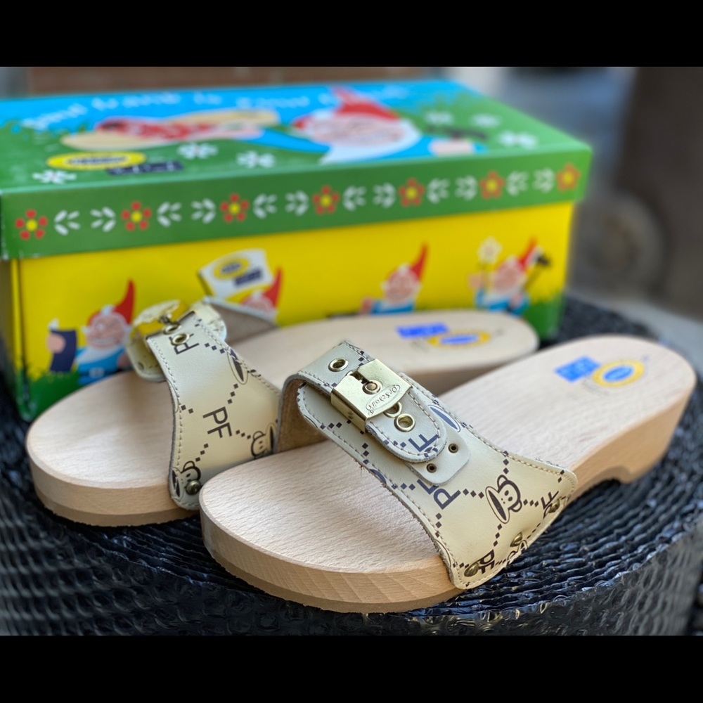 The Original Dr Scholl's Paul Frank Sandals